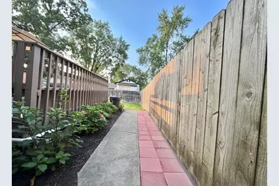 2724 Hyde Park Avenue, Waukegan, IL 60085 - Photo 4