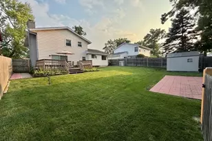 2724 Hyde Park Ave, Waukegan, IL 60085 - Photo 6
