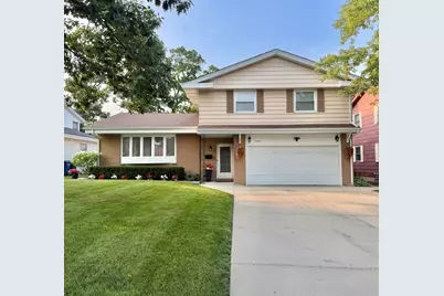 2724 Hyde Park Avenue, Waukegan, IL 60085 - Photo 1