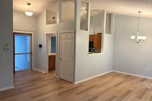515 E Lyon Dr E, Buffalo Grove, IL 60089 - Photo 8