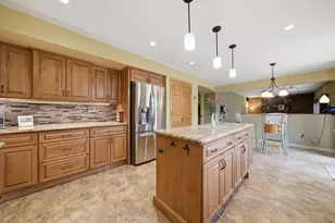 313 Bell Dr, Cary, IL 60013 - Photo 12