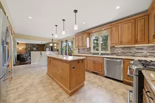 313 Bell Dr, Cary, IL 60013 - Photo 10