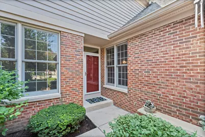 2112 Warrington Court, Glenview, IL 60026 - Photo 2