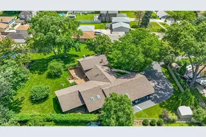 152 Jacquelyn Drive, Bensenville, IL 60106 - Photo 2