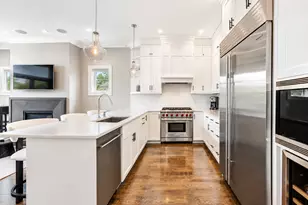 843 W Buckingham Pl, Chicago, IL 60657 - Photo 10
