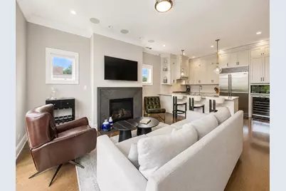 843 W Buckingham Place #4E, Chicago, IL 60657 - Photo 2