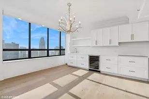 180 E Pearson St, Chicago, IL 60611 - Photo 12