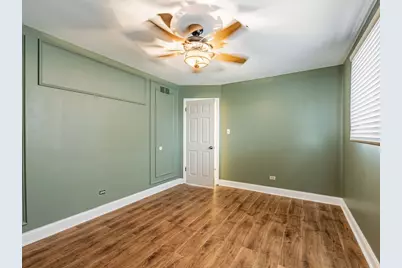 18136 Oakwood Avenue, Lansing, IL 60438 - Photo 6
