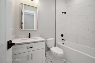 2614 W Chicago Ave, Chicago, IL 60622 - Photo 14