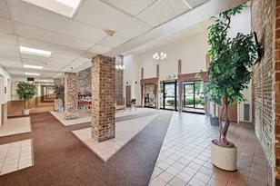 1460 Fairlane Dr, Schaumburg, IL 60193 - Photo 16