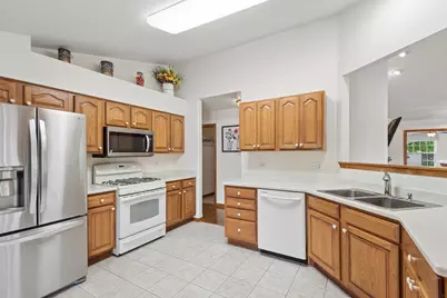 1163 N Oakwood Drive #1163, Fox Lake, IL 60020 - Photo 10
