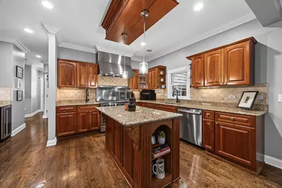 70 S Parkway Drive, Naperville, IL 60540 - Photo 20