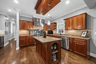 70 S Parkway Dr, Naperville, IL 60540 - Photo 20