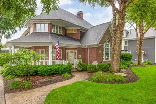 70 S Parkway Dr, Naperville, IL 60540 - Photo 2