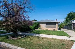 9334 S Cregier Ave, Chicago, IL 60617 - Photo 1