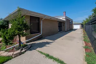 9334 S Cregier Ave, Chicago, IL 60617 - Photo 16