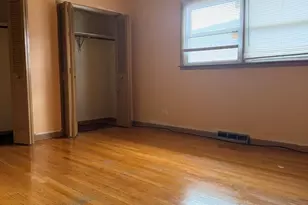404 Prairie Ave, Calumet City, IL 60409 - Photo 8