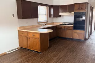 404 Prairie Ave, Calumet City, IL 60409 - Photo 10