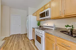 348 Pine Lake Cir, Vernon Hills, IL 60061 - Photo 8