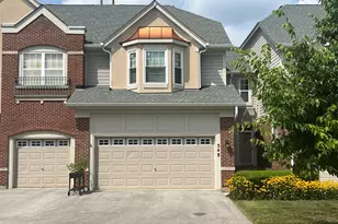 348 Pine Lake Cir, Vernon Hills, IL 60061 - Photo 2