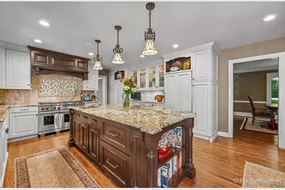 1986 Camphill Circle, Inverness, IL 60067 - Photo 8