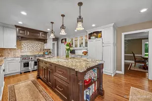 1986 Camphill Cir, Inverness, IL 60067 - Photo 8