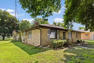 104 S Maple St, Reddick, IL 60961 - Photo 2