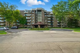 1275 E Baldwin Ln, Palatine, IL 60074 - Photo 1