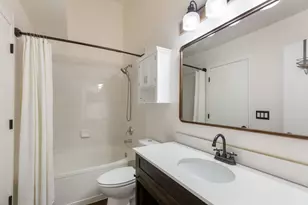 18619 W Sterling Ct, Grayslake, IL 60030 - Photo 16