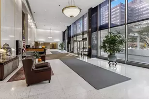 5701 N Sheridan Rd, Chicago, IL 60660 - Photo 6