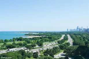 5701 N Sheridan Rd, Chicago, IL 60660 - Photo 2