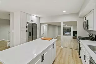 1554 Chickasaw Dr, Naperville, IL 60563 - Photo 8