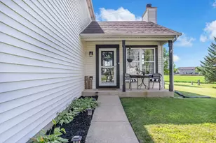 2125 Victoria Lakes Ct, Plainfield, IL 60586 - Photo 2