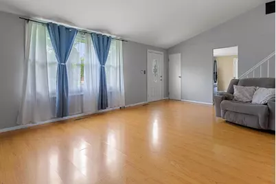 625 Jefferson Avenue, Carpentersville, IL 60110 - Photo 2