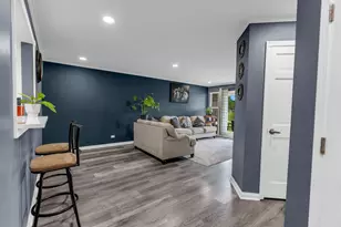 61 Adams Ct, Streamwood, IL 60107 - Photo 8