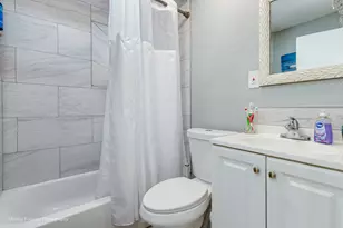 631 W 62nd St, Chicago, IL 60621 - Photo 18