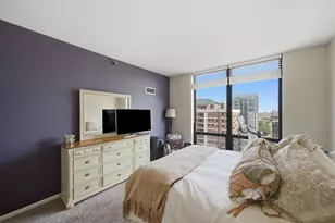435 W Erie St, Chicago, IL 60654 - Photo 14