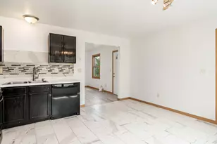 2951 16th St, Rockford, IL 61109 - Photo 4