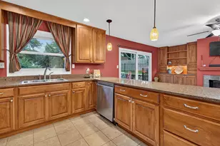5006 W Oakwood Dr, McHenry, IL 60050 - Photo 14