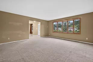 5006 W Oakwood Dr, McHenry, IL 60050 - Photo 6
