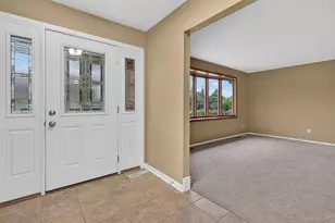 5006 W Oakwood Dr, McHenry, IL 60050 - Photo 4
