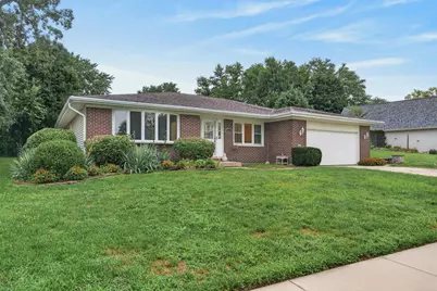 5006 W Oakwood Drive, McHenry, IL 60050 - Photo 1