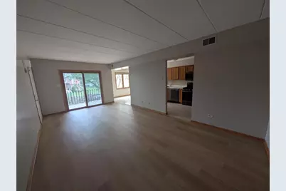 8809 S 79th Avenue #20, Hickory Hills, IL 60457 - Photo 4
