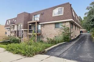 201 N President St, Wheaton, IL 60187 - Photo 2
