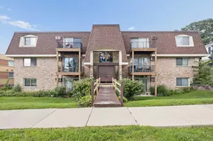 201 N President St, Wheaton, IL 60187 - Photo 1
