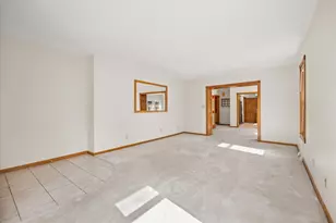 126 W Elm St, Streator, IL 61364 - Photo 4
