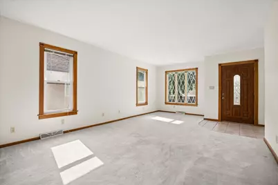 126 W Elm Street, Streator, IL 61364 - Photo 6