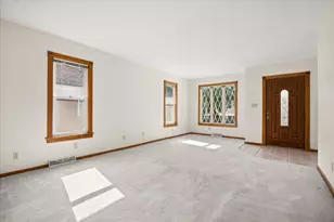 126 W Elm St, Streator, IL 61364 - Photo 6