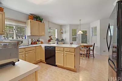 6190 Brookstone Place, Gurnee, IL 60031 - Photo 8
