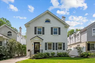 704 Roger Ave, Kenilworth, IL 60043 - Photo 1